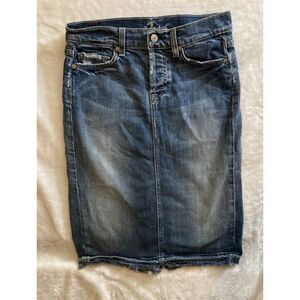 7 For All Mankind Easy Denim Skirt Sz 4 26 x 22 fringed hem/distressed